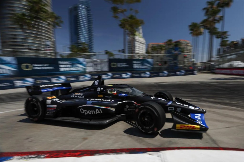 Palou vence a Rosenqvist en boxes y gana el GP de Long Beach; O’Ward es 3°