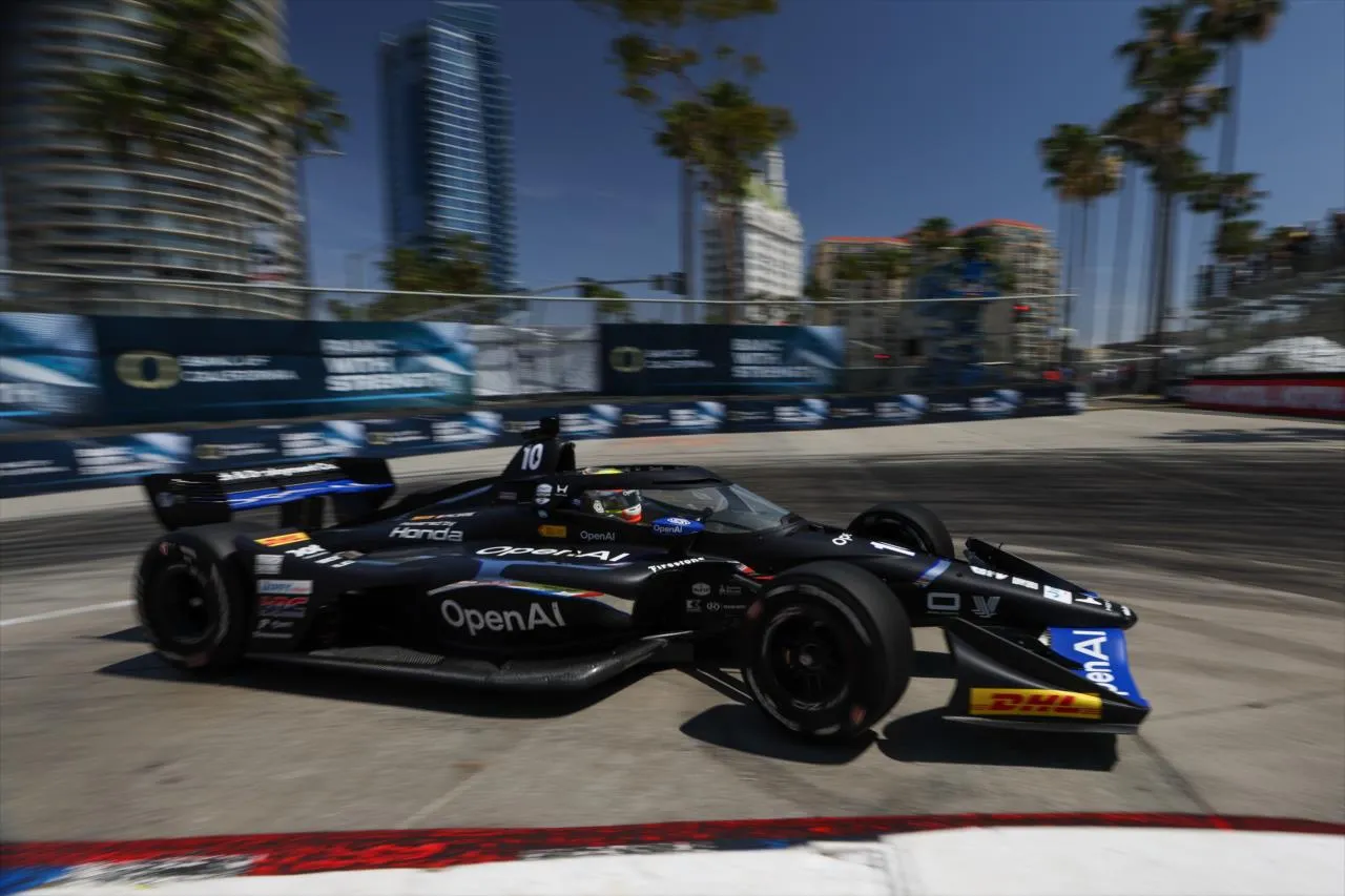 Palou vence a Rosenqvist en boxes y gana el GP de Long Beach; O’Ward es 3°