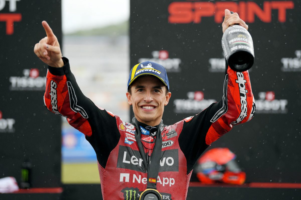 Marc Márquez reduz desvantagem para Bezzecchi após sprint. Confira classificação