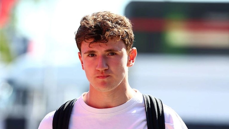 Alex Dunne, por sua vez, teve um fim de semana para esquecer. O irlandês ainda tinha uma expectativa de entrar na briga pelo título, mas figurou fora dos pontos em ambas as sessões do fim de semana e agora está com 59 pontos de desvantagem para Tsolov.