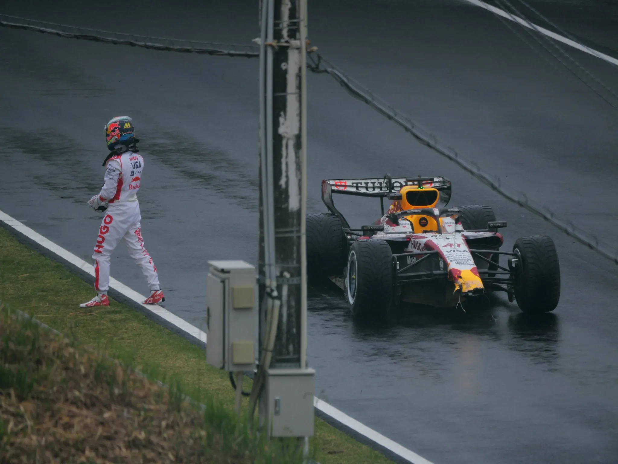Lindblad choca e interrumpe prueba de neumáticos de F1 2027 en Suzuka