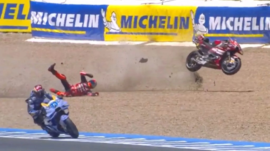 Marc Márquez sufre una fuerte caída y abandona el GP de España