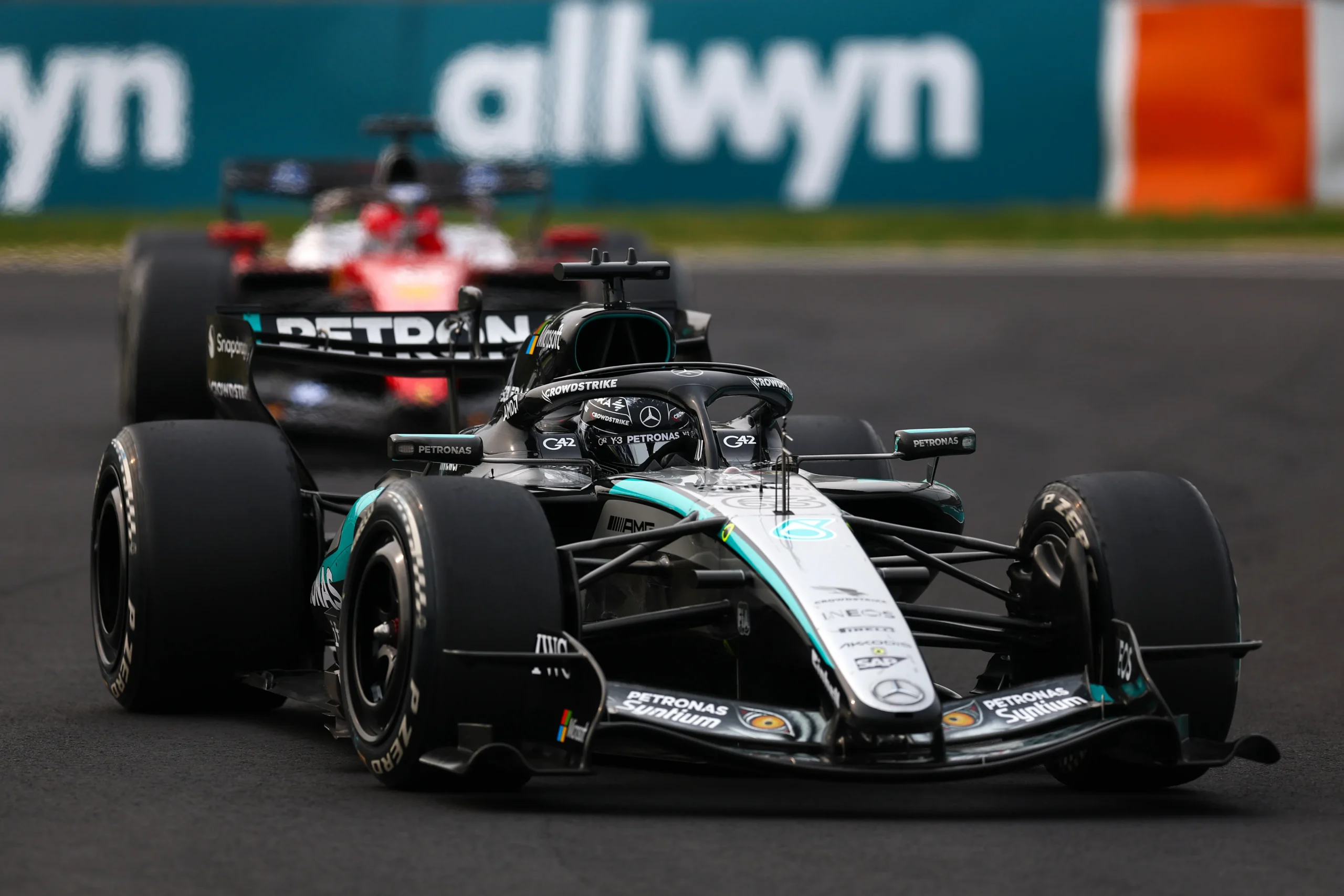 Tombazis afirma que Mercedes iba “en contra de las reglas” en F1 2026