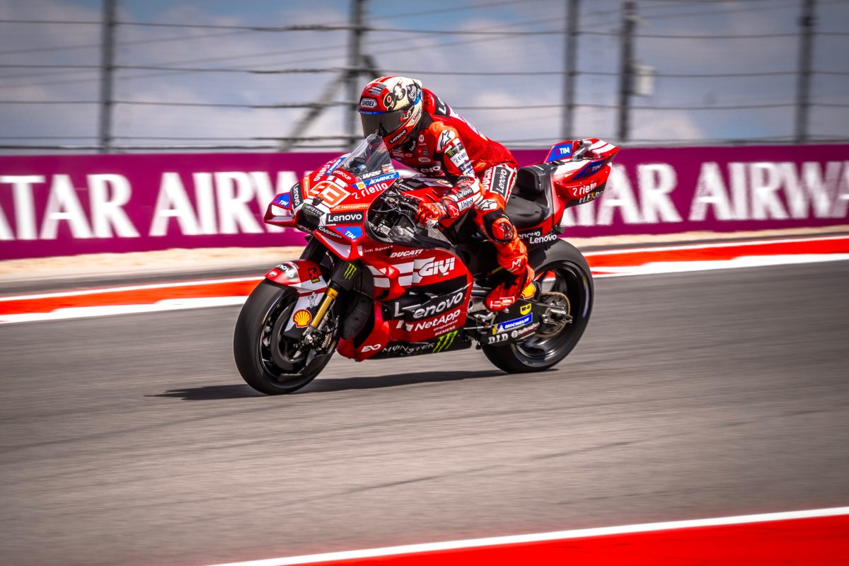 Ducati se vê contra as cordas após golpes da Aprilia, mas tempo ainda é aliado em 2026