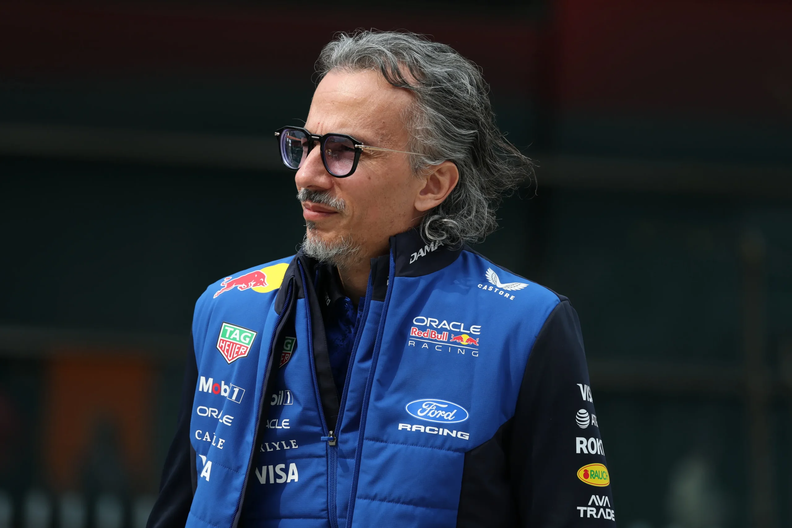 Jefe de Red Bull elogia a Horner y evita las comparaciones