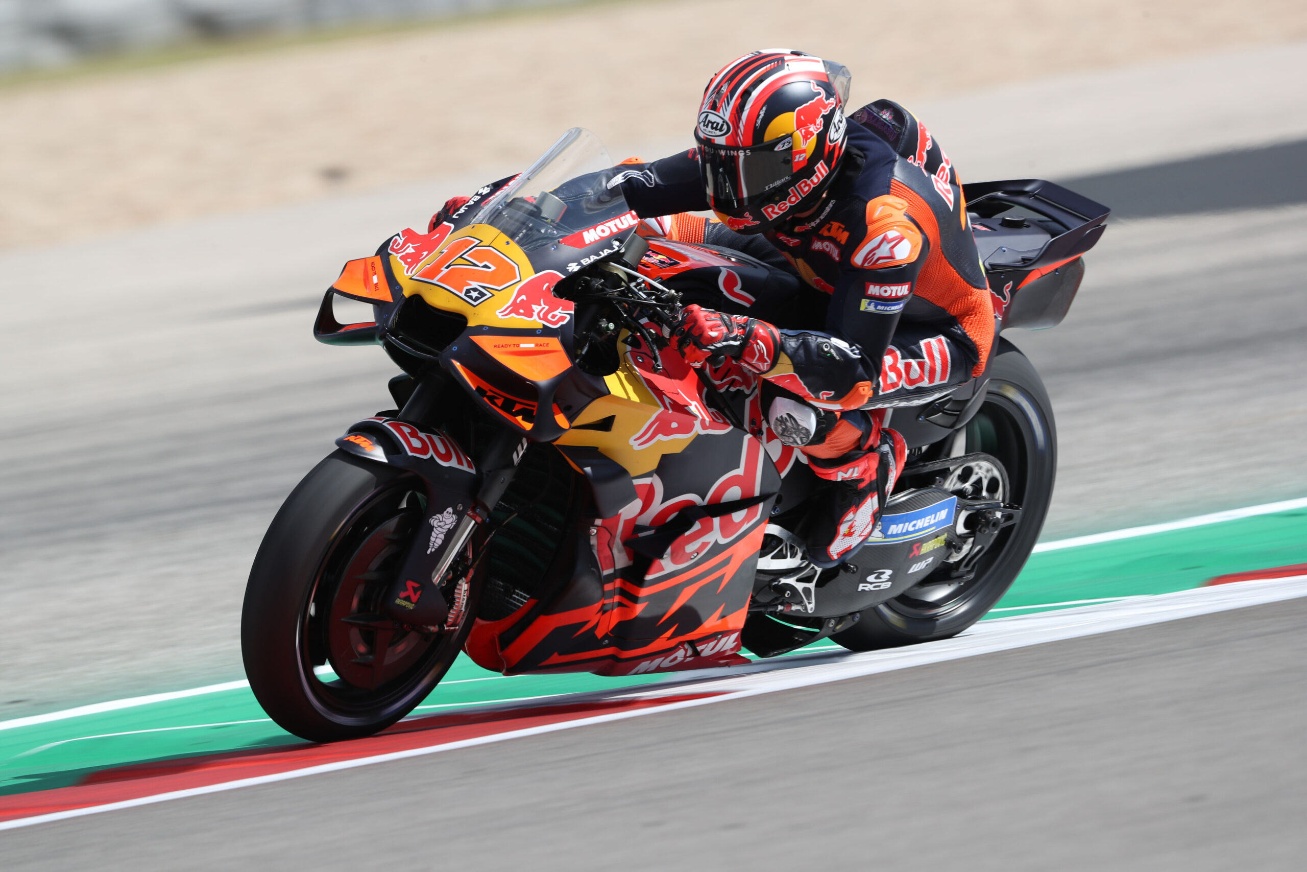 Tech3 confirma volta de Viñales no GP da Catalunha após afastamento para cirurgia