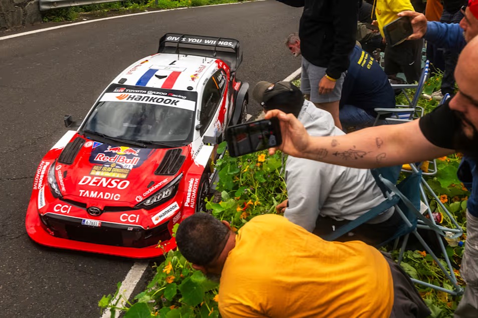 Ogier lidera e comanda top-5 da Toyota na sexta-feira do Rali das Ilhas Canárias do WRC
