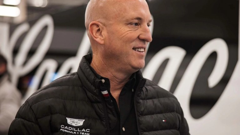 CEO da Cadillac exalta experiência de novo chefe e traça meta: “Criar mentalidade vencedora”