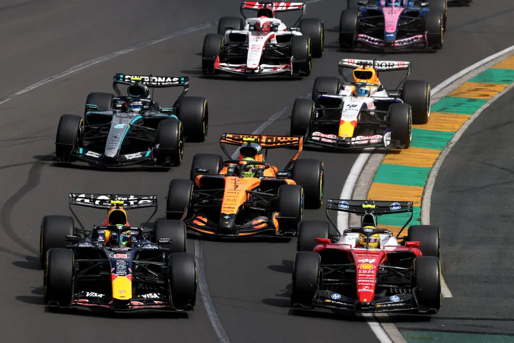 Pilotos de F1 mantienen reunión “positiva y productiva” con FIA