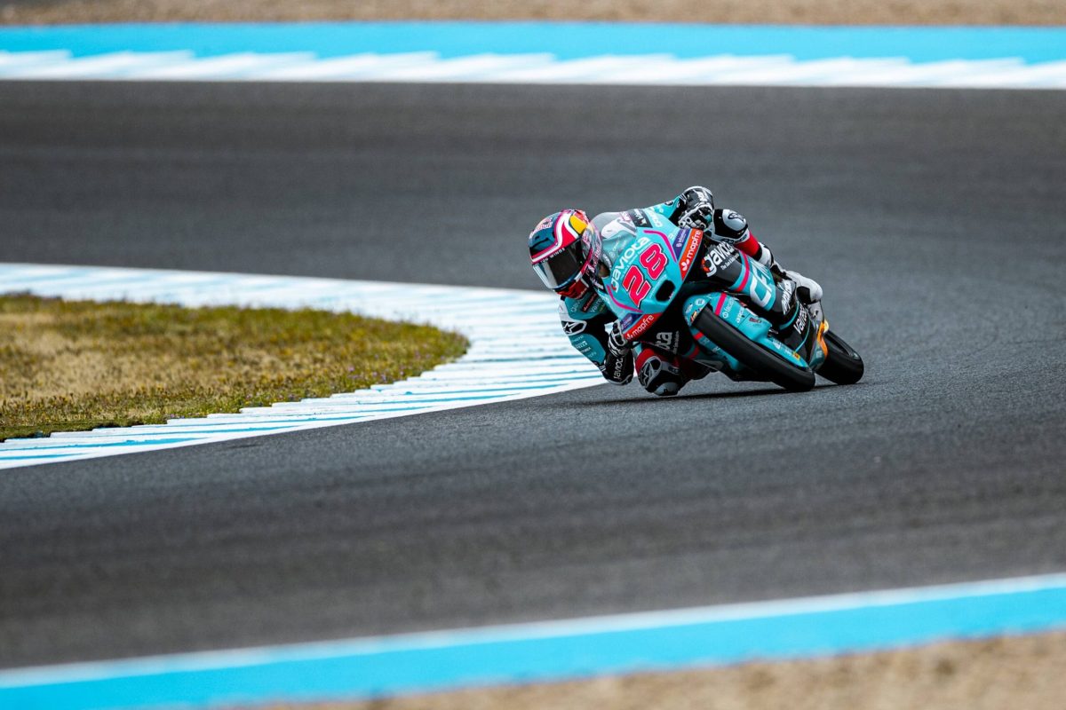 Quiles desaparece nas voltas finais e vence GP da Espanha na Moto3. Carpe é 5º