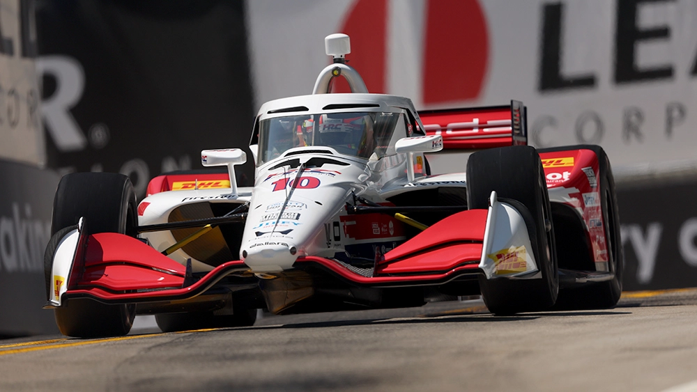 Palou vuelve a tomar las riendas de la IndyCar y lidera la FP1 en Detroit; O´Ward 5°