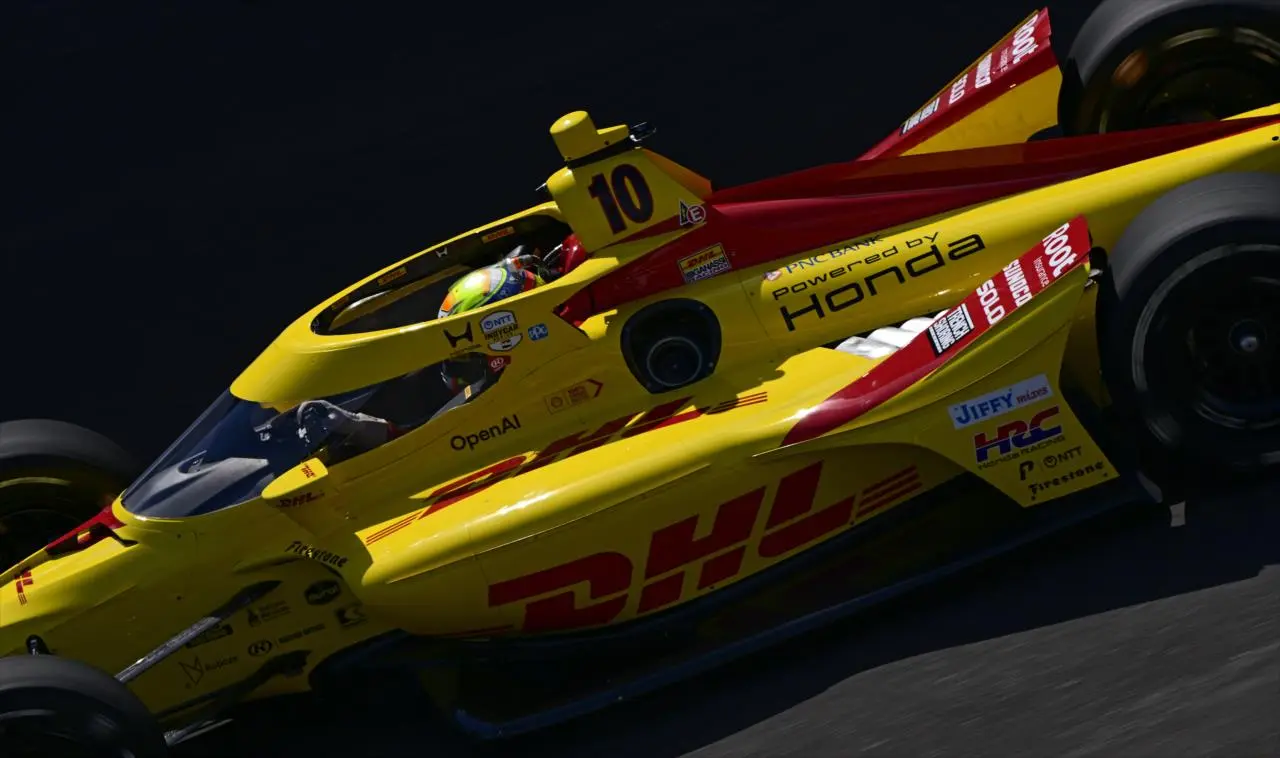 Palou doblega a Rosenqvist y conquista la pole de la Indy 500