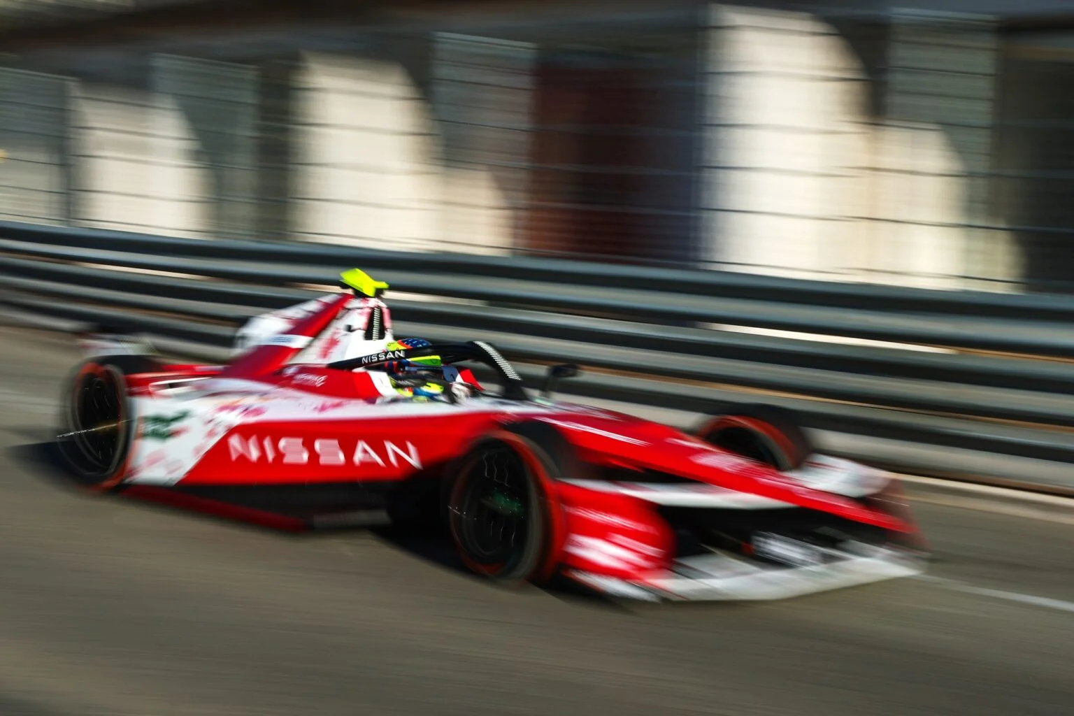 Rowland conquista su primera victoria de 2026 en el ePrix de Mónaco 2