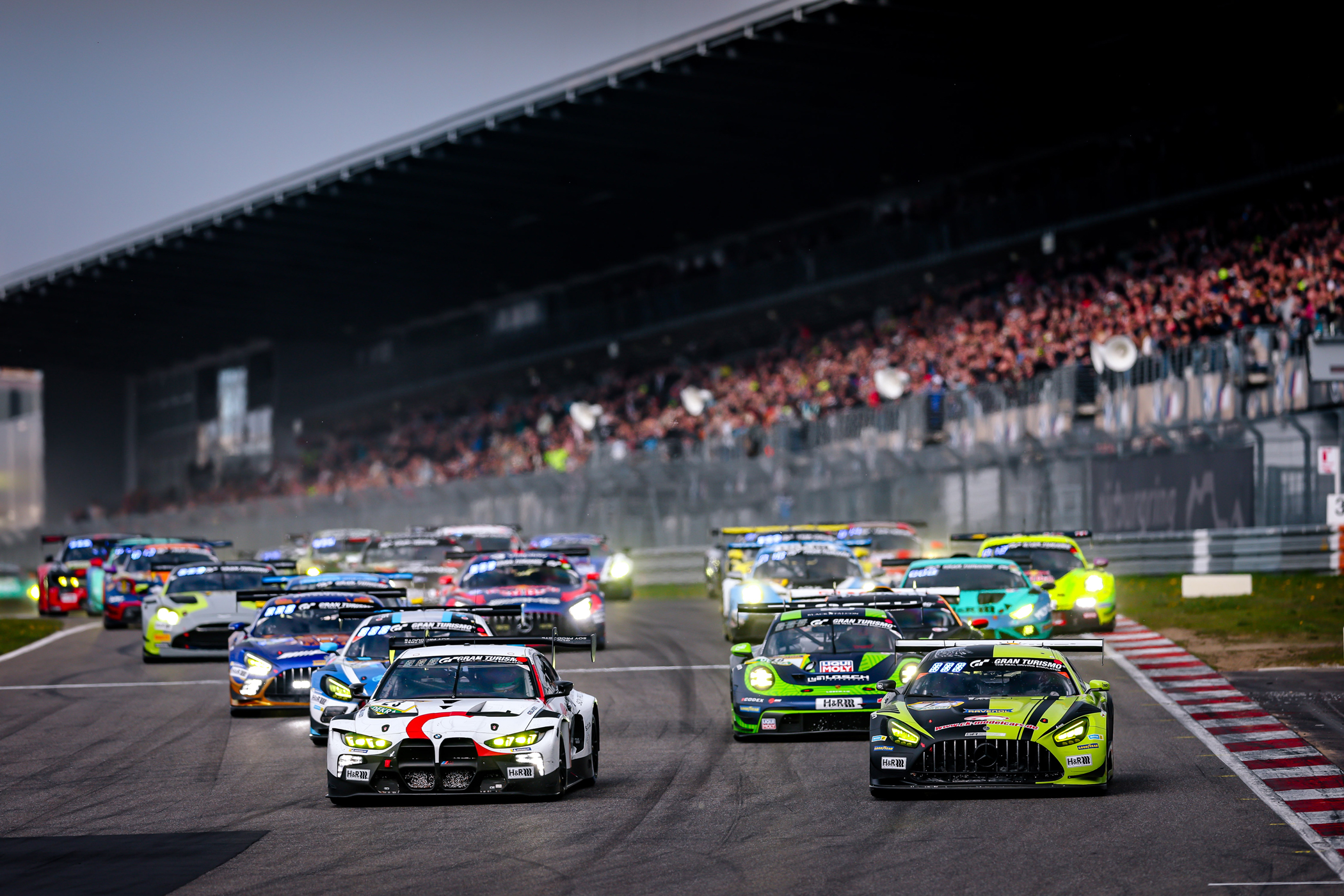 Quais os horários das 24 Horas de Nürburgring 2026 no GRANDE PRÊMIO