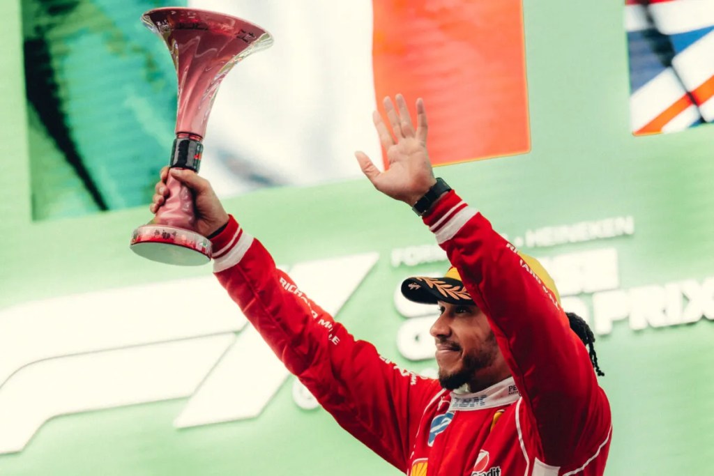Hamilton recuerda la temporada 2025 y admite dificultades en la adaptación a Ferrari