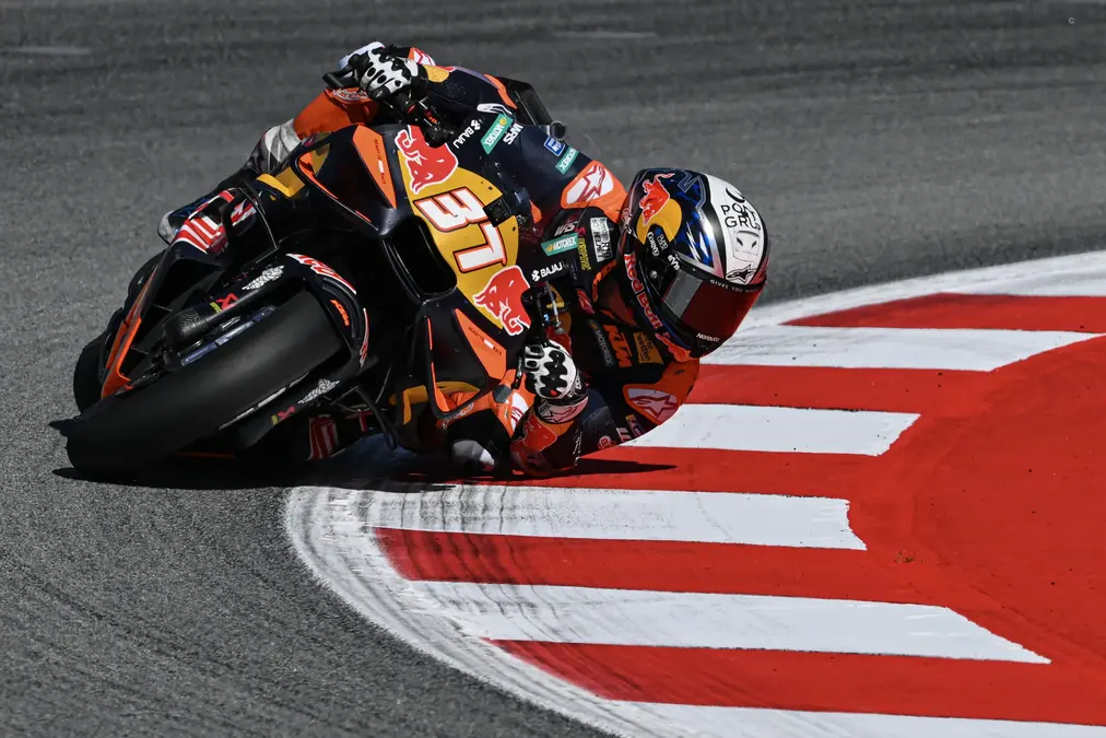 Acosta califica de “muy mala” la idea de eliminar la moto de reserva en MotoGP