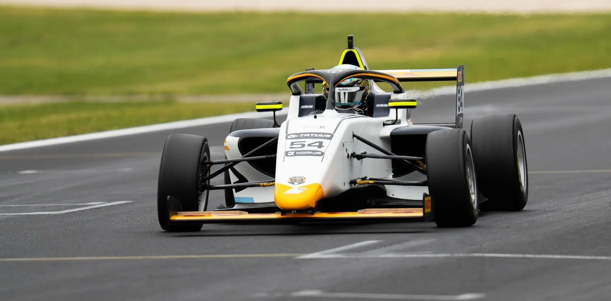 Alpha 54 Racing completa debut en la F4 Italiana; Palotini es 25° y Díaz abandona