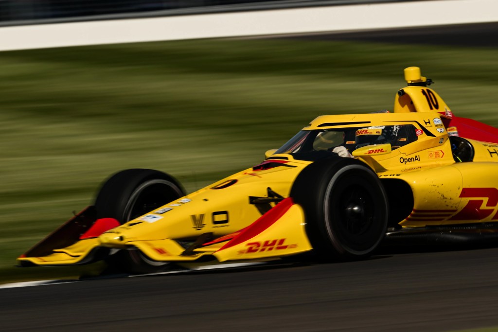 Palou vence a O’Ward y conquista la pole del GP de Indianápolis