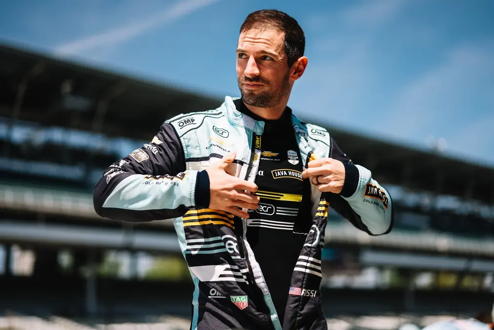 Rossi sufre lesiones tras accidente en la FP7 y es duda para la Indy500