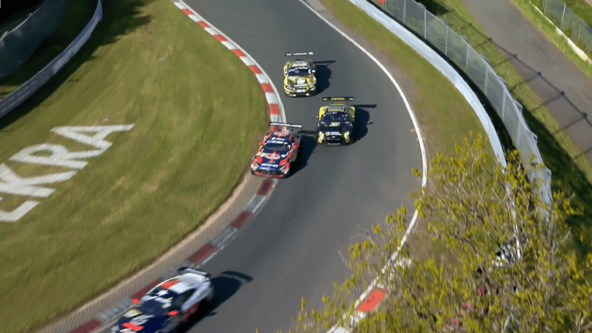 Verstappen ultrapassa Aston Martin #34 e lidera 24H de Nürburgring com 3 horas
