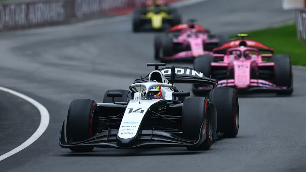 Stenshorne gana una accidentada segunda carrera de F2 en Canadá; Varrone es 7°