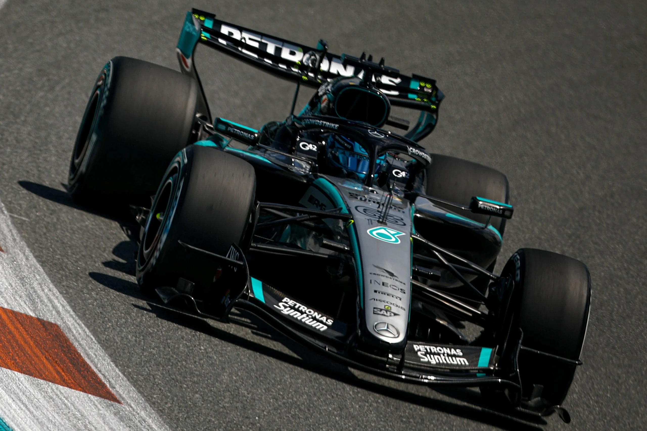 Russell se sorprende con el salto de Ferrari y McLaren en Miami
