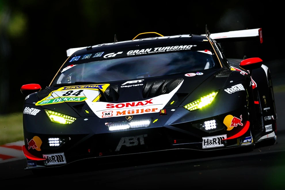 Engstler logra la pole de las 24 Horas de Nürburgring; Verstappen es 4°