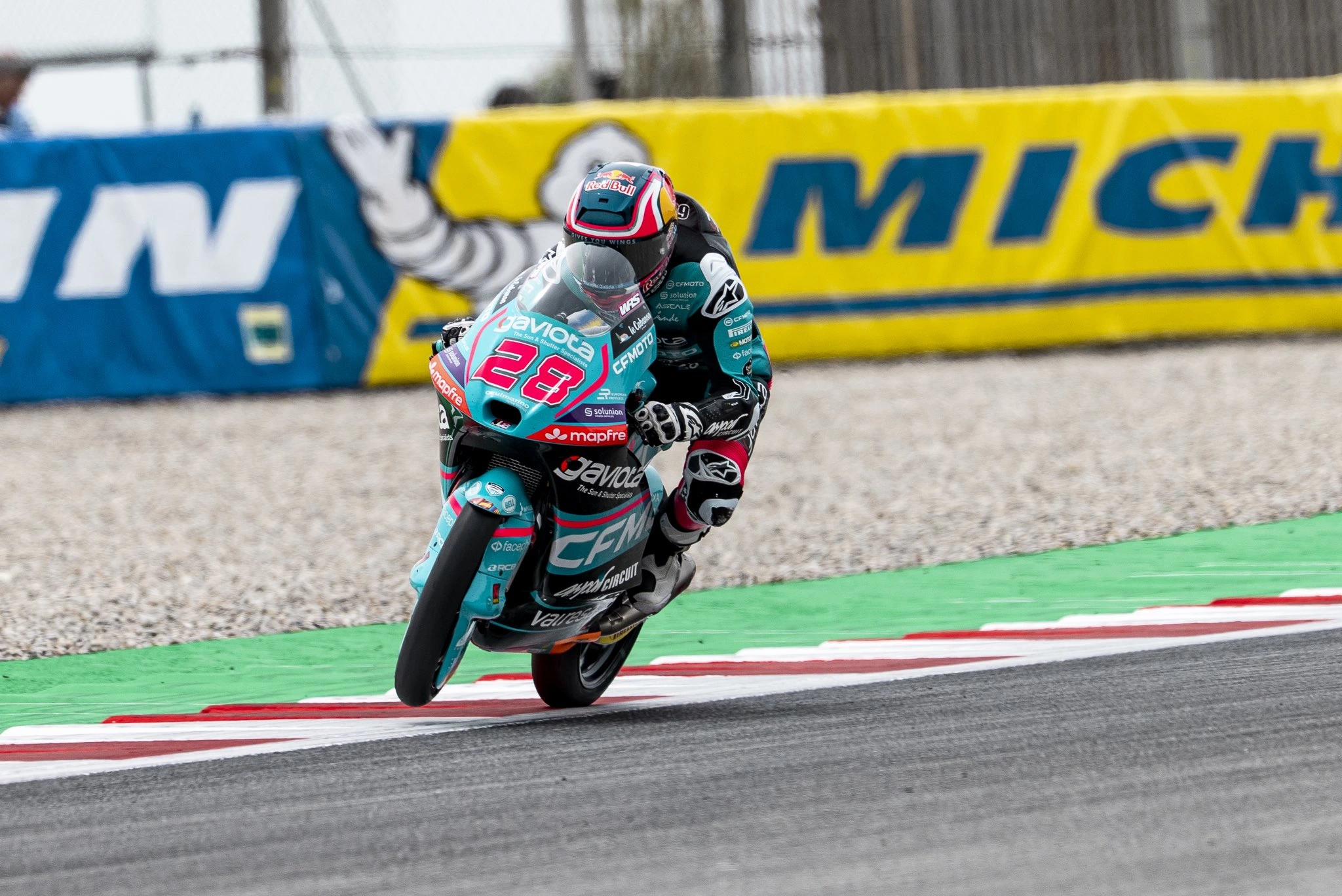 Quiles gana un disputado GP de Cataluña; Morelli es 6° y Perrone cae al 12°
