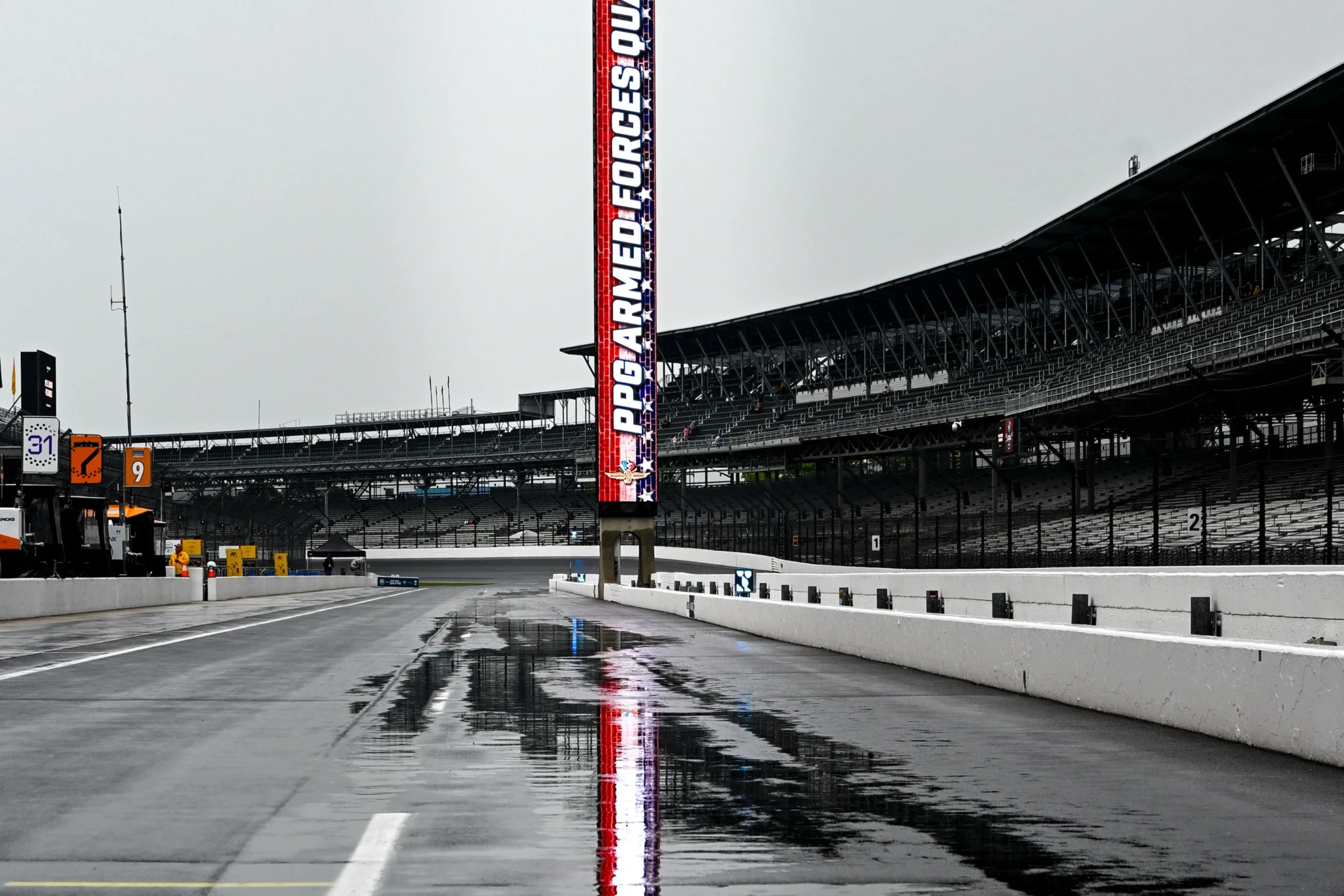 La lluvia vuelve a aparecer y pone en duda la clasificación de la Indy 500