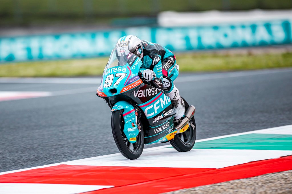 Ogden bate a Morelli para ser el mejor del viernes de Moto3 en Mugello; Perrone, 5°
