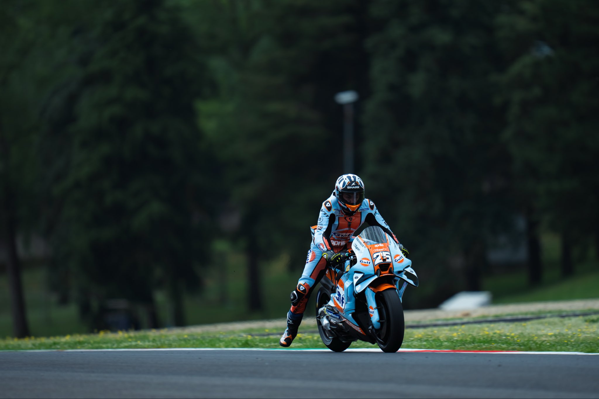 Fernández aprovecha la largada y triunfa en sprint de MotoGP en Mugello; Márquez, 5°