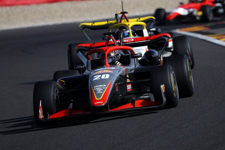 Bedrin passeia na corrida 2 em Spa-Francorchamps e amplia liderança na GB3