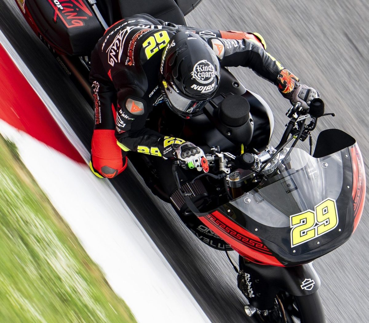 Iannone bate Granado na corrida 2 e estreia com vitória na Baggers em Mugello