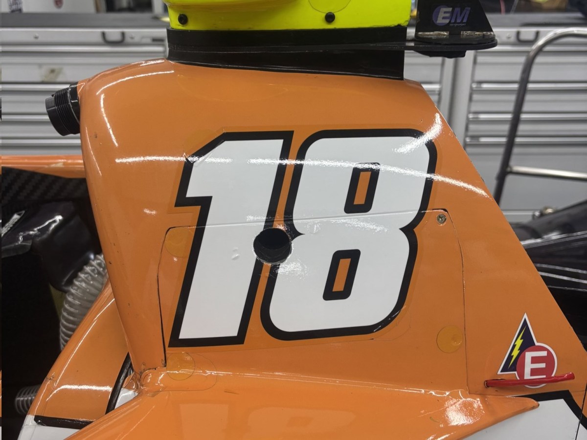 Carro de Grosjean adota #18 estilizado em homenagem a Kyle Busch na Indy 500