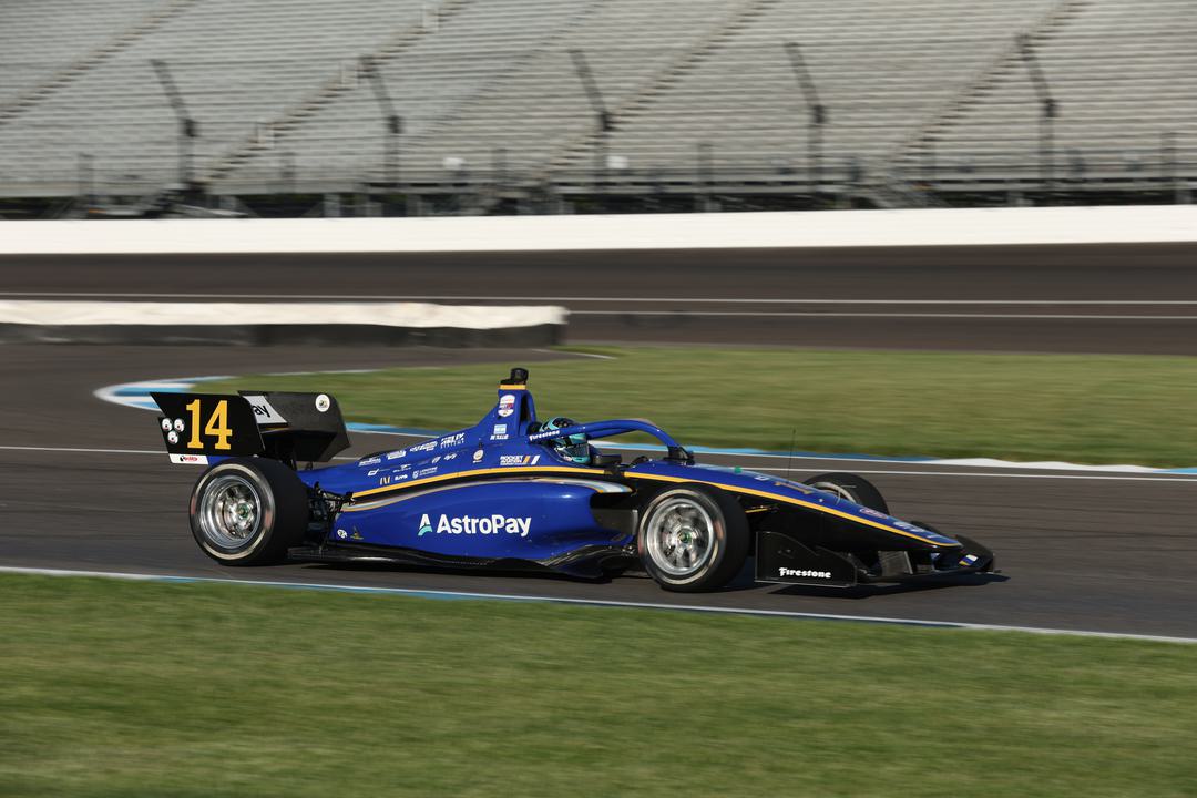 De Tullio e Taylor conquistam poles da Indy NXT no misto de Indianápolis. Fittipaldi é 7º