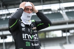 Harvey revela diagnóstico de câncer, mas mantém plano de disputar Indy 500 em 2027