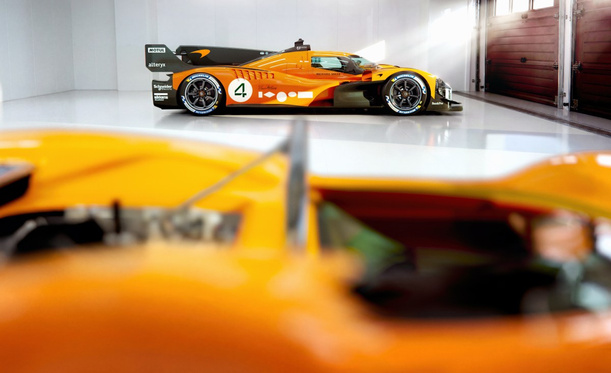 McLaren segue cronograma e realiza novo teste do hipercarro do WEC 2027 em Ímola