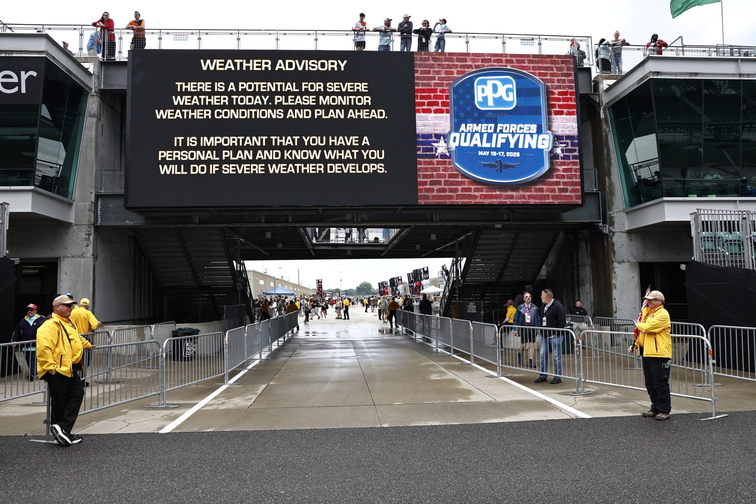 Indy 500 cancela atividades por chuva e transfere classificação para domingo