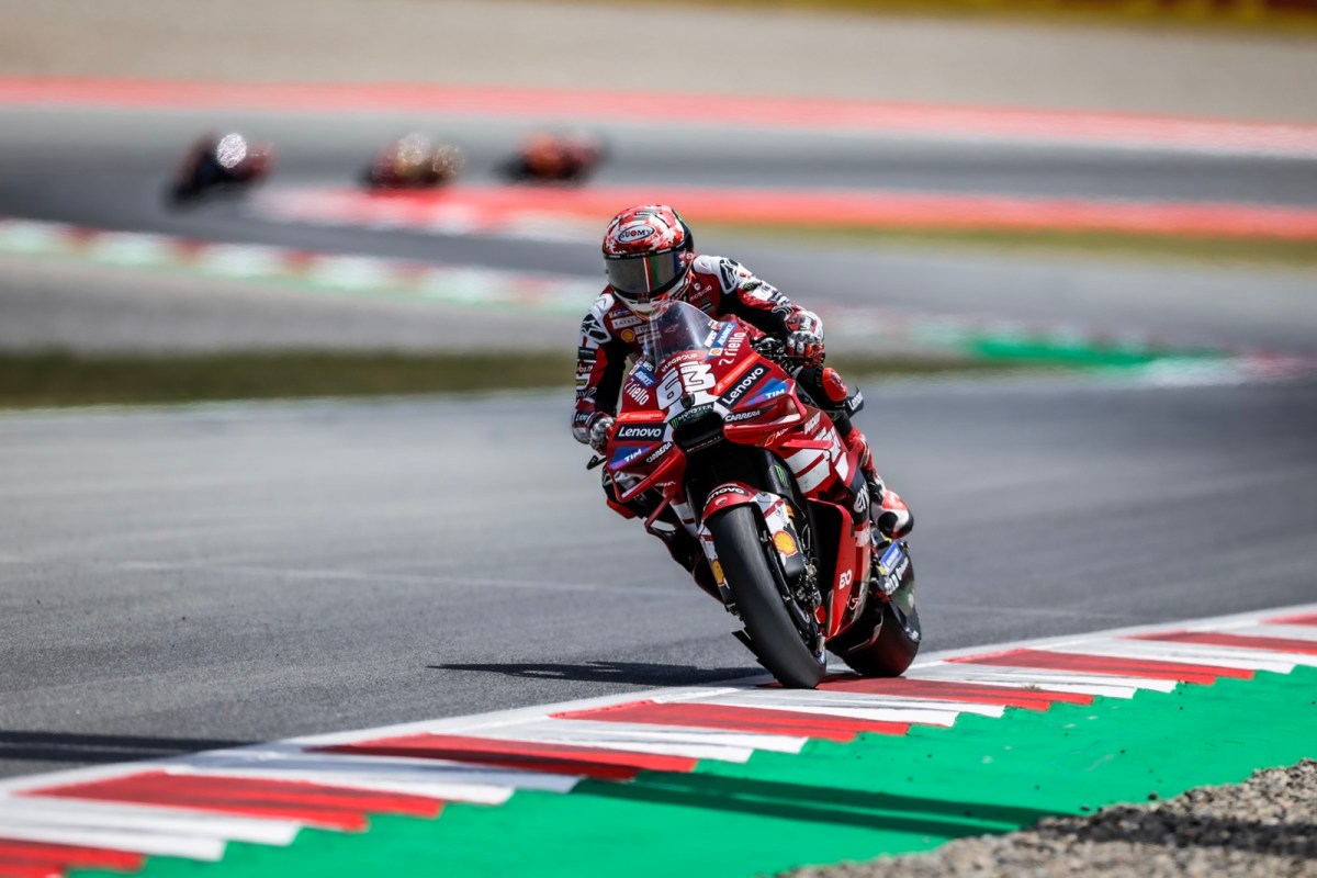 Baque com estado de Zarco e cabeça girando: Bagnaia narra domingo intenso na Catalunha