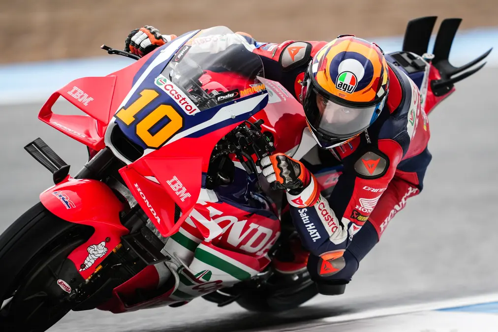 Marini mete a Honda en la pelea y lidera la FP1 de MotoGP en Francia; Márquez, 9°