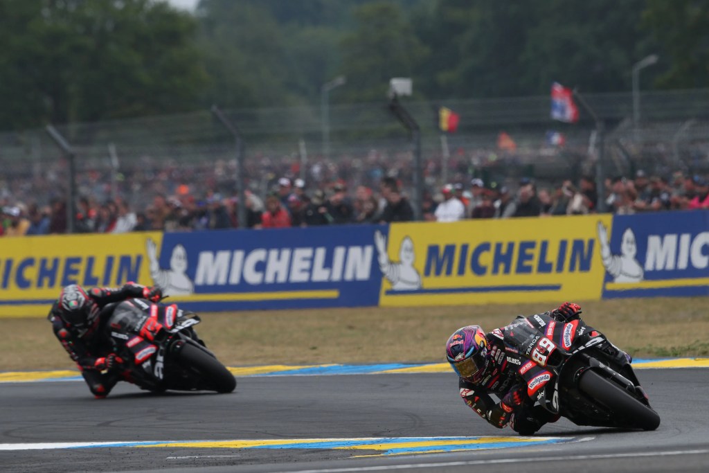 Aprilia celebra la “victoria histórica” en el GP de Francia