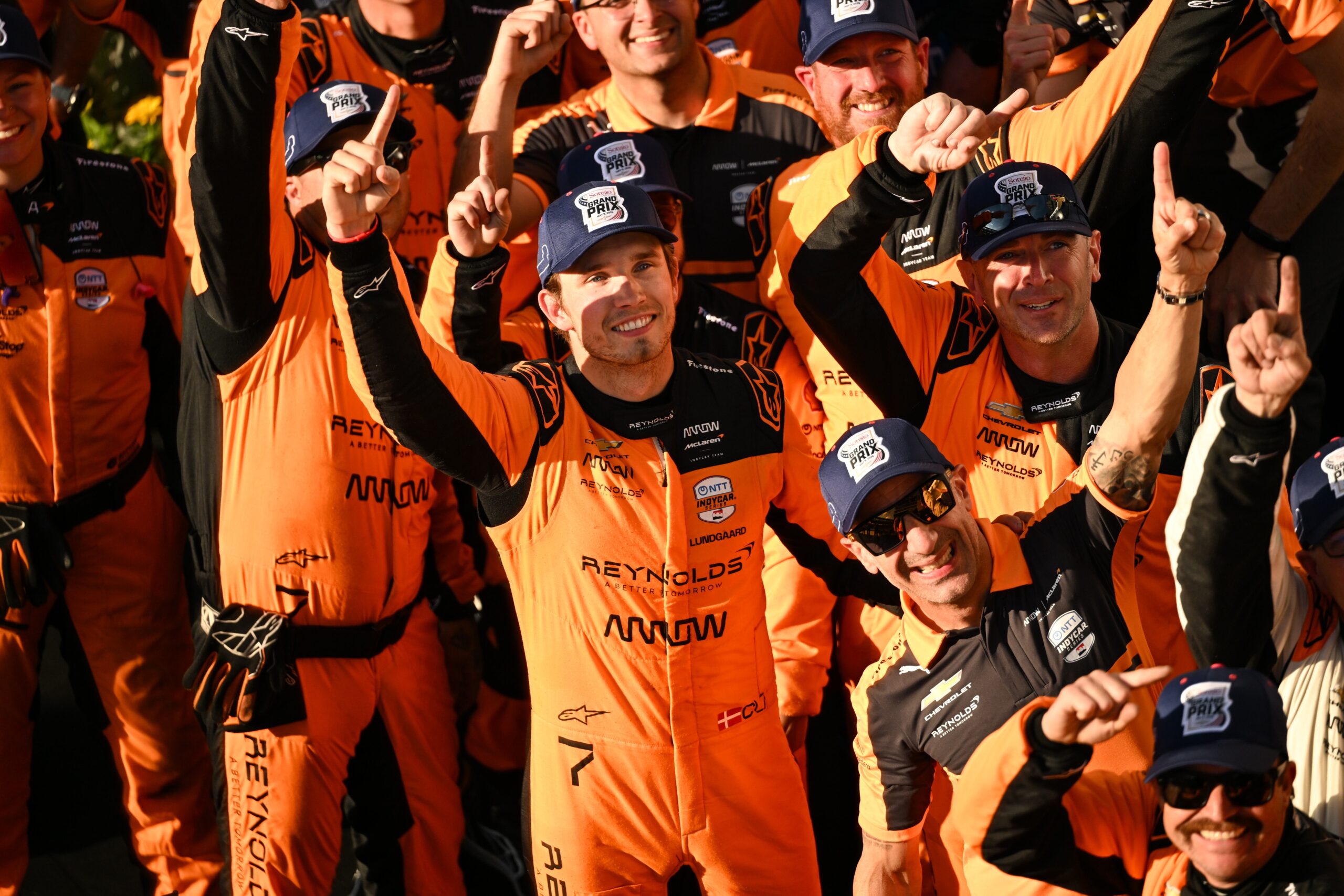 Kanaan dedica vitória da McLaren em Indianápolis a Zanardi: “Está feliz por nós”