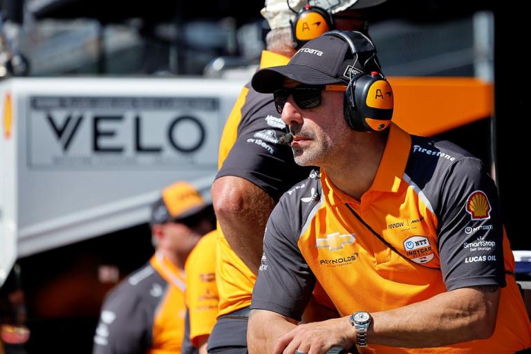 Kanaan elogia novo carro da Indy e admite: “Senti vontade de voltar a pilotar”