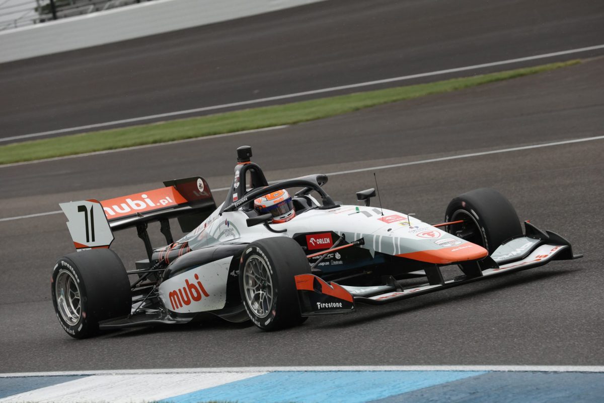 Kucharczyk controla Taylor e vence corrida 2 da Indy NXT em Indianápolis. Fittipaldi é 3º