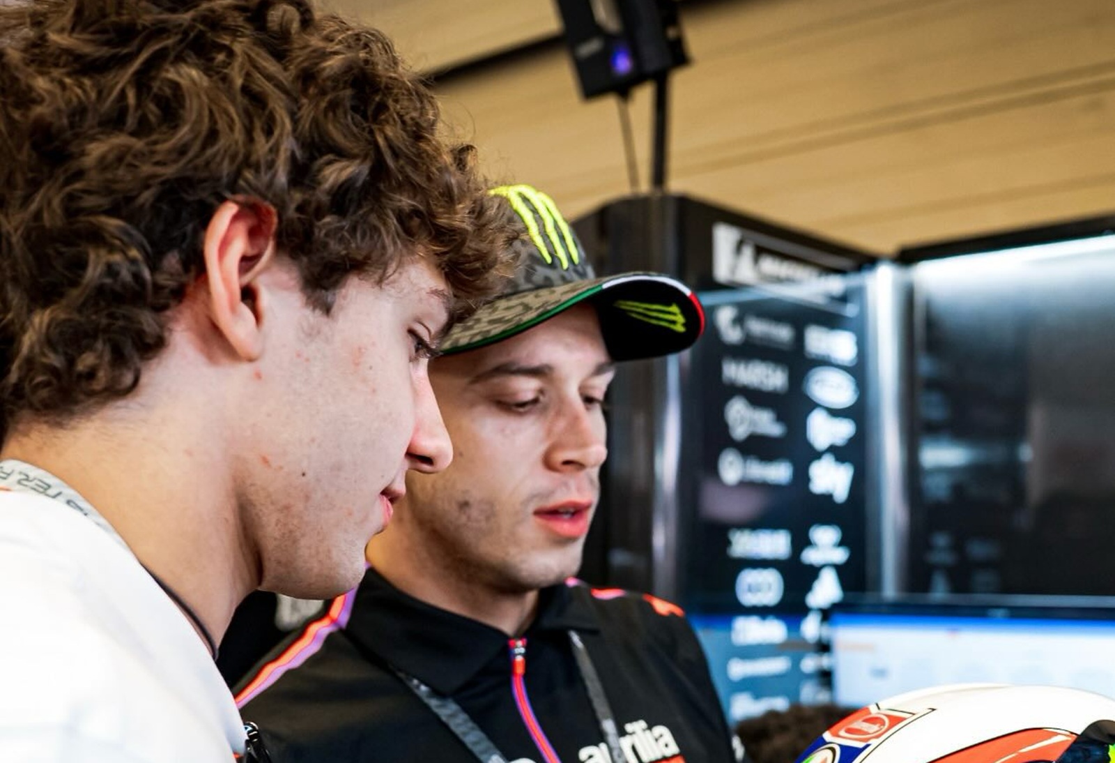 Encontro de líderes! Antonelli visita Bezzecchi antes de GP da Itália na MotoGP