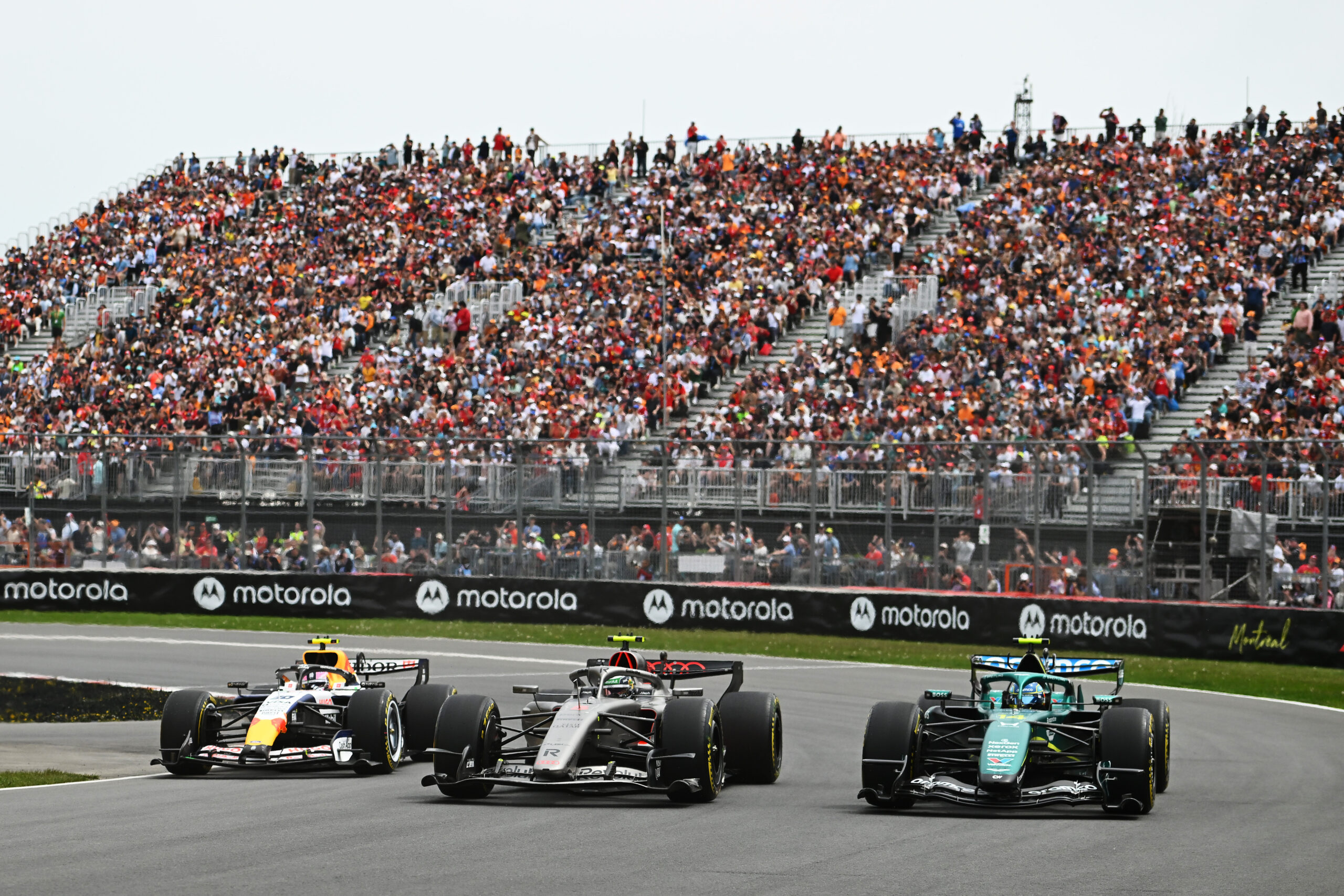 Por que permanência de Verstappen na F1 em 2027 passa por mãos de Audi e Honda