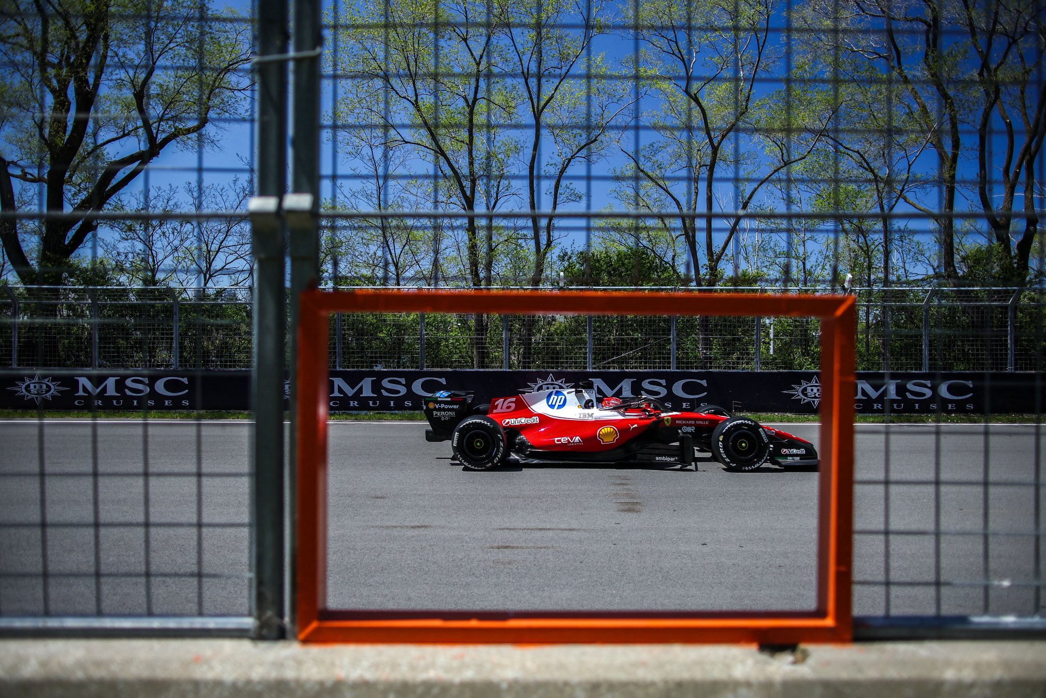 Leclerc prevê ajuda com ADUO e mira briga com Mercedes na F1 2026