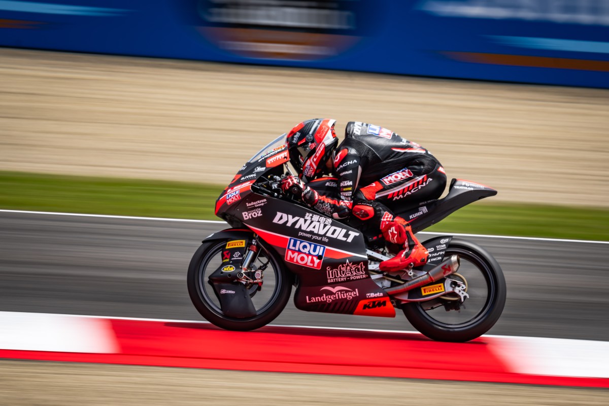 Almansa aproveita lambança de rivais e crava pole da Moto3 na Itália. Quiles é 15º