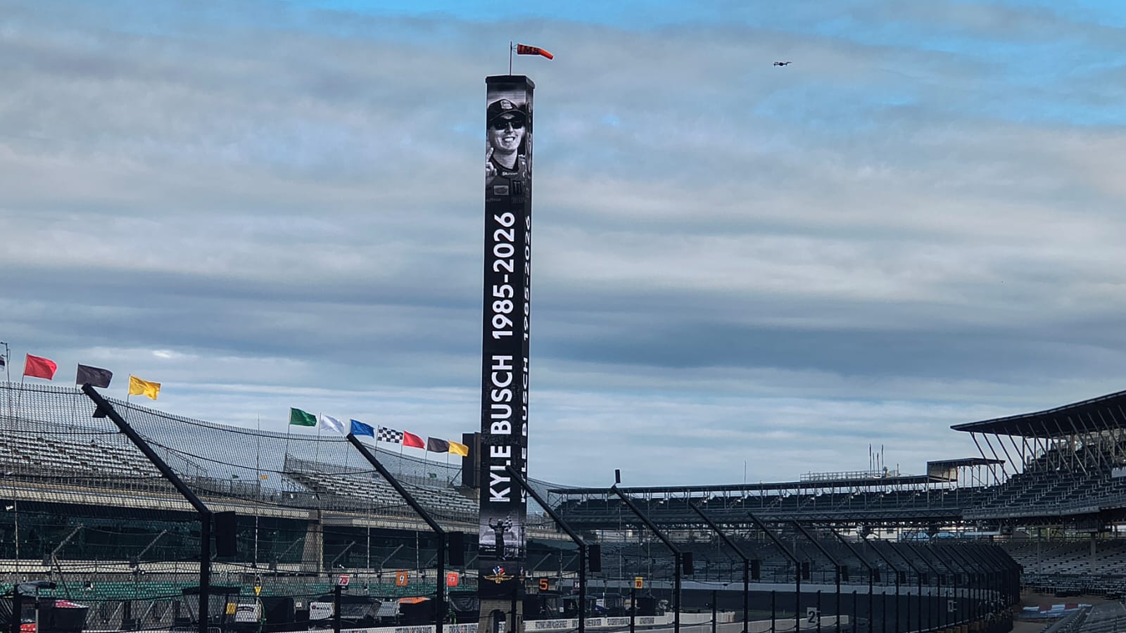 “Todos estão de coração partido”: Indy e IMS prestam homenagem a Kyle Busch