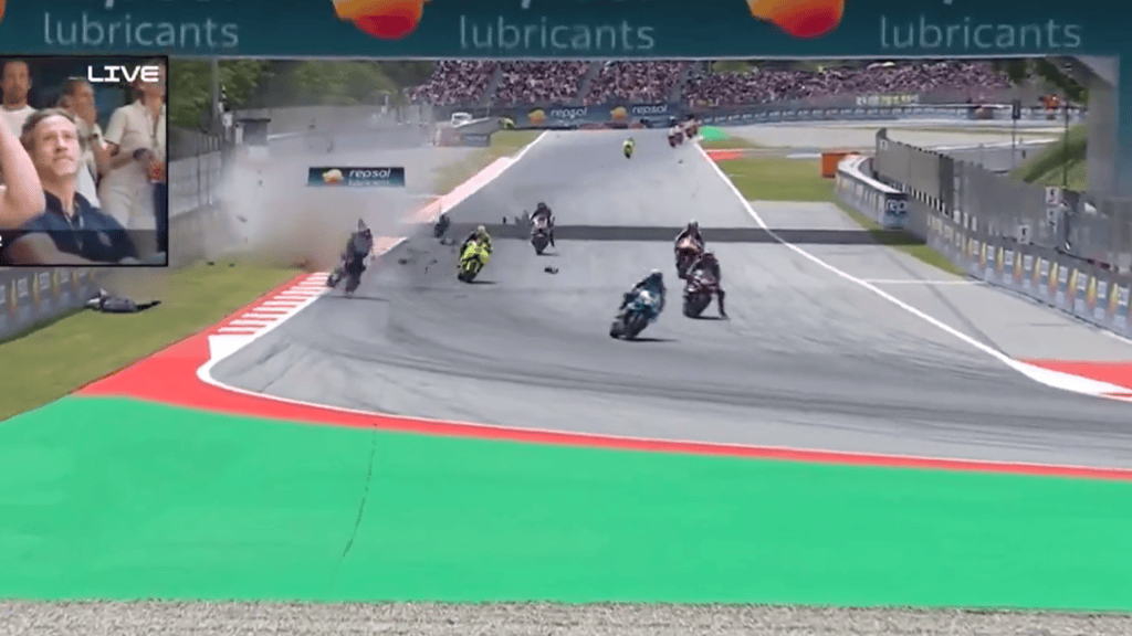 Acosta padece falla mecánica y Álex Márquez sufre fuerte caída tras impacto con la KTM en el GP de Cataluña